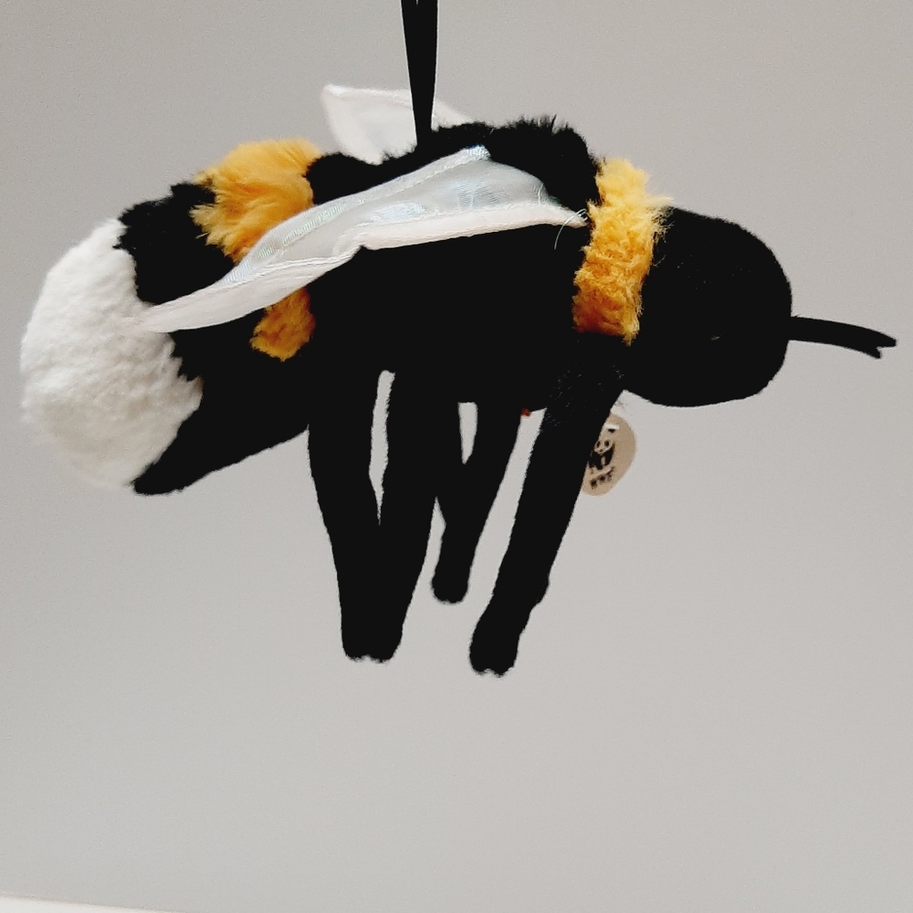 π New - WWF Bumble / Honey Bee Plush Soft Kids Toy World Wildlife Fund - Picture 2 of 13